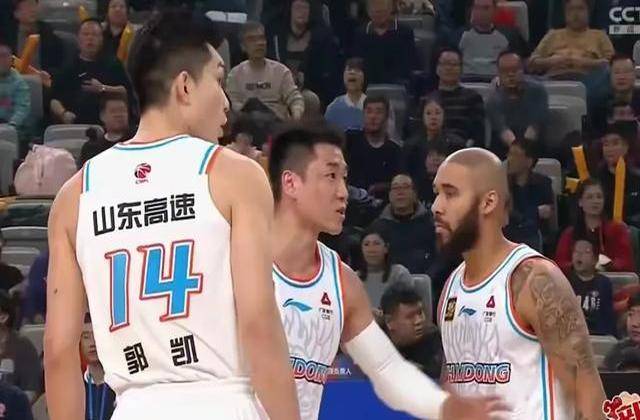 山东队挑战新疆男篮，双方实力对比如何？
